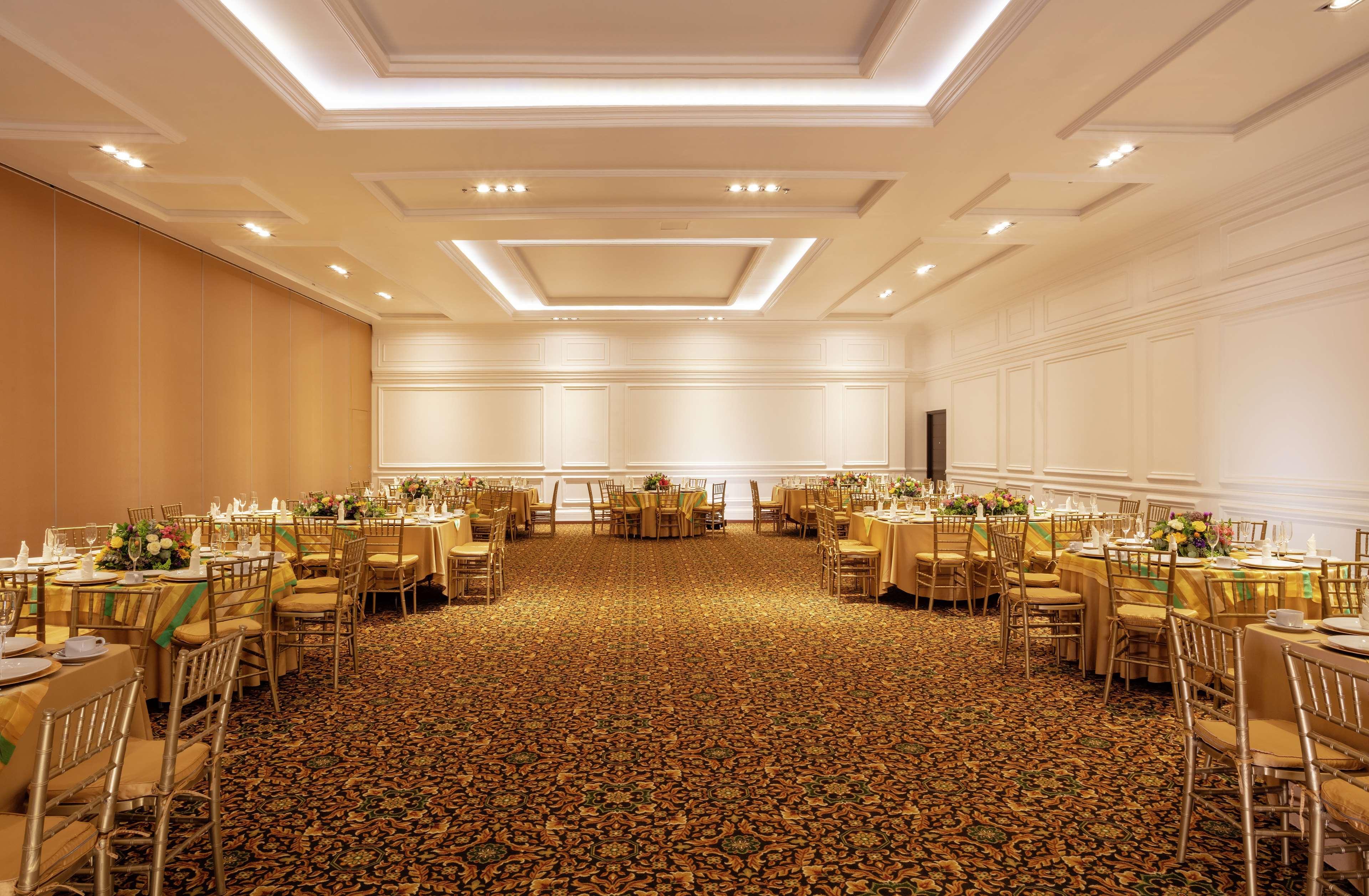 Hotel Doubletree By Hilton Toluca Exterior foto