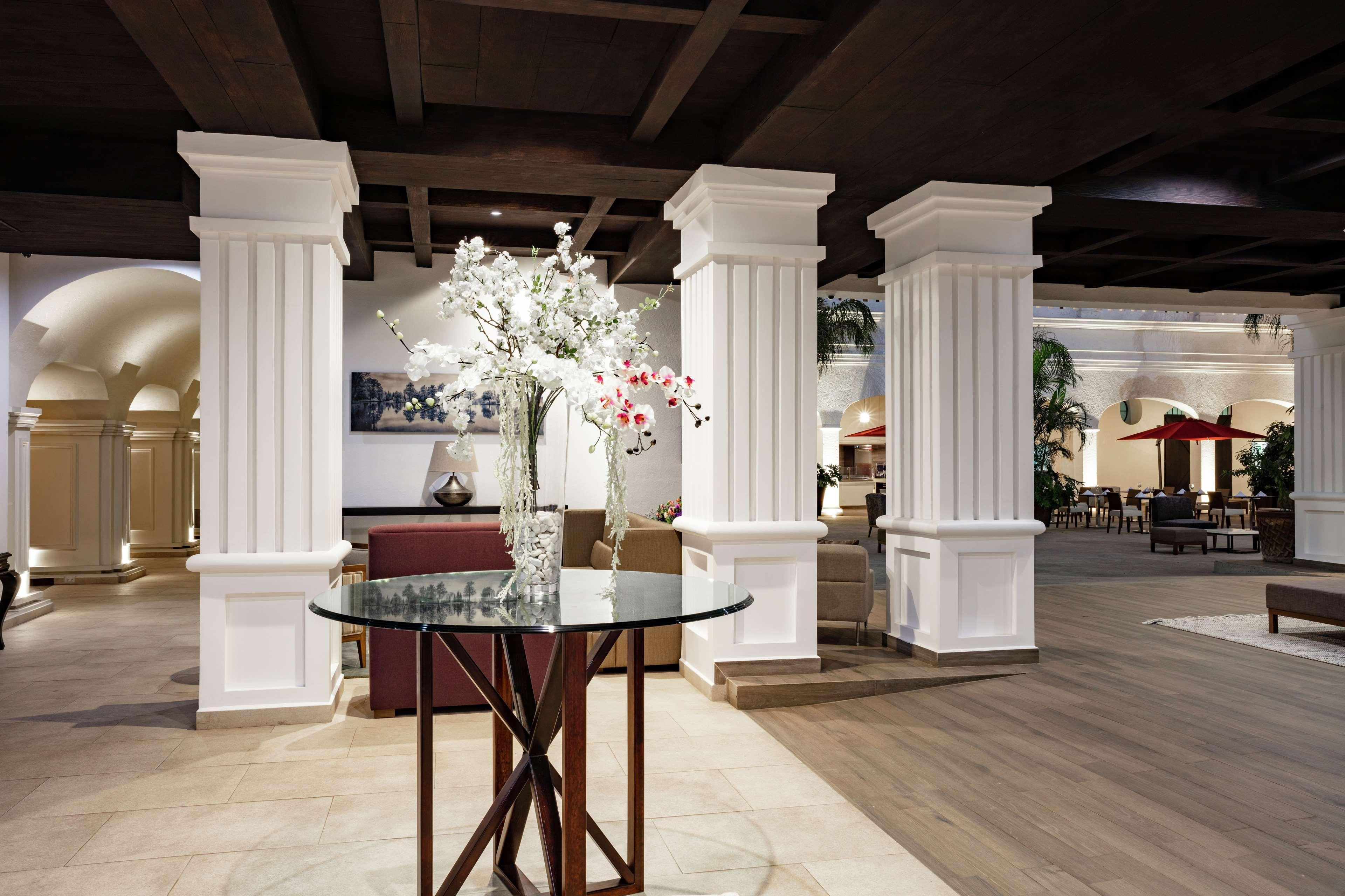 Hotel Doubletree By Hilton Toluca Exterior foto