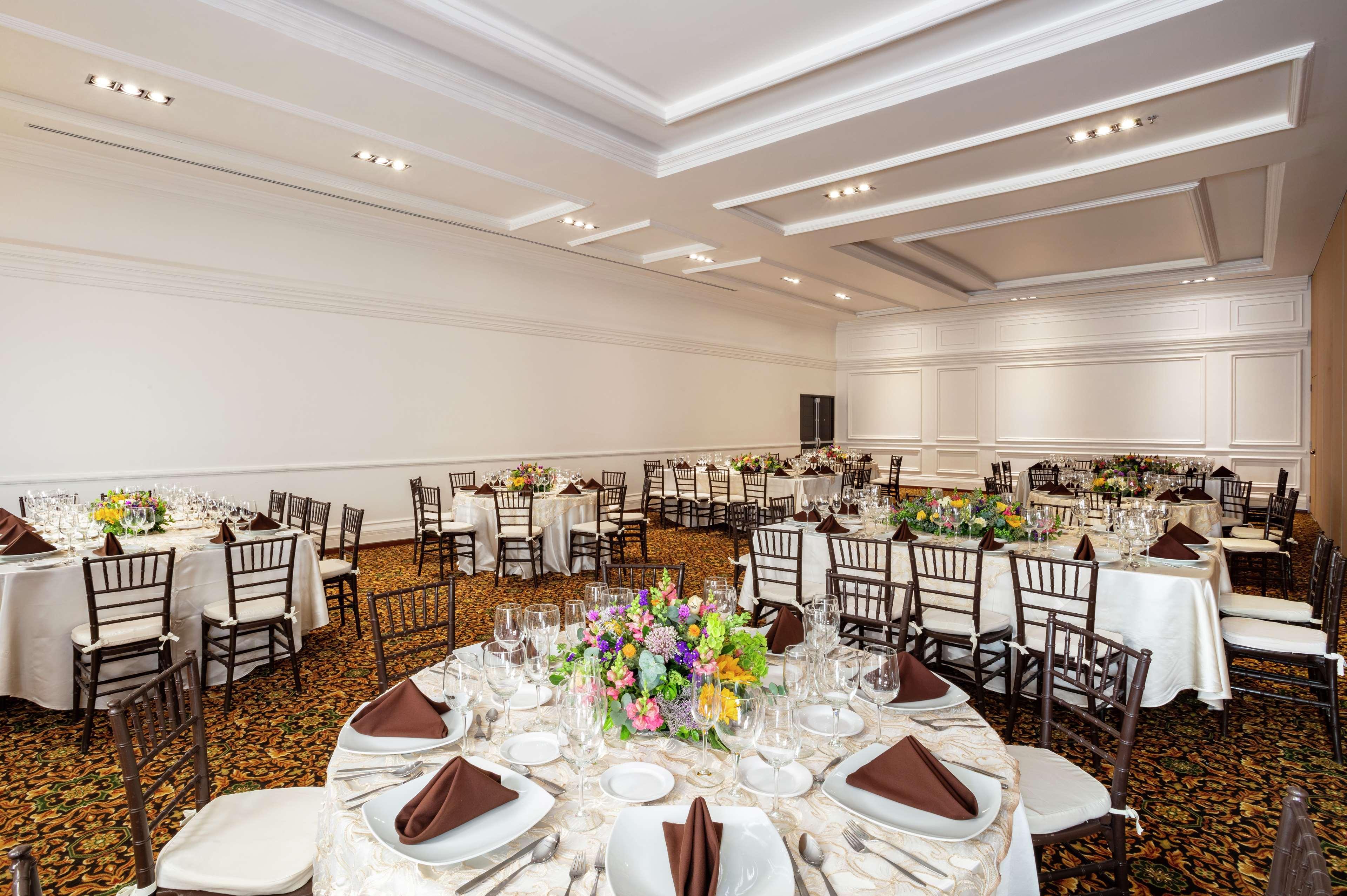 Hotel Doubletree By Hilton Toluca Exterior foto