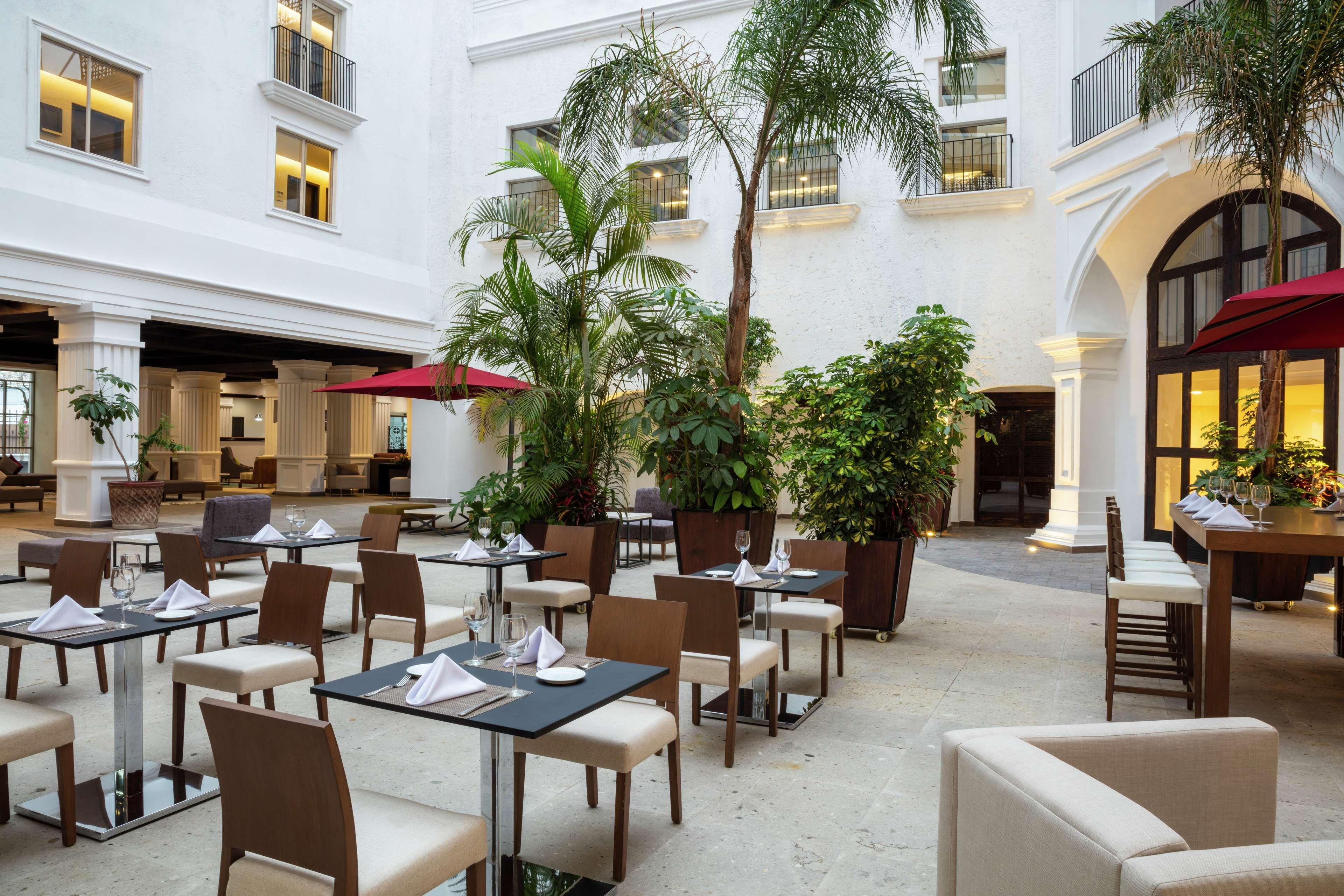 Hotel Doubletree By Hilton Toluca Exterior foto