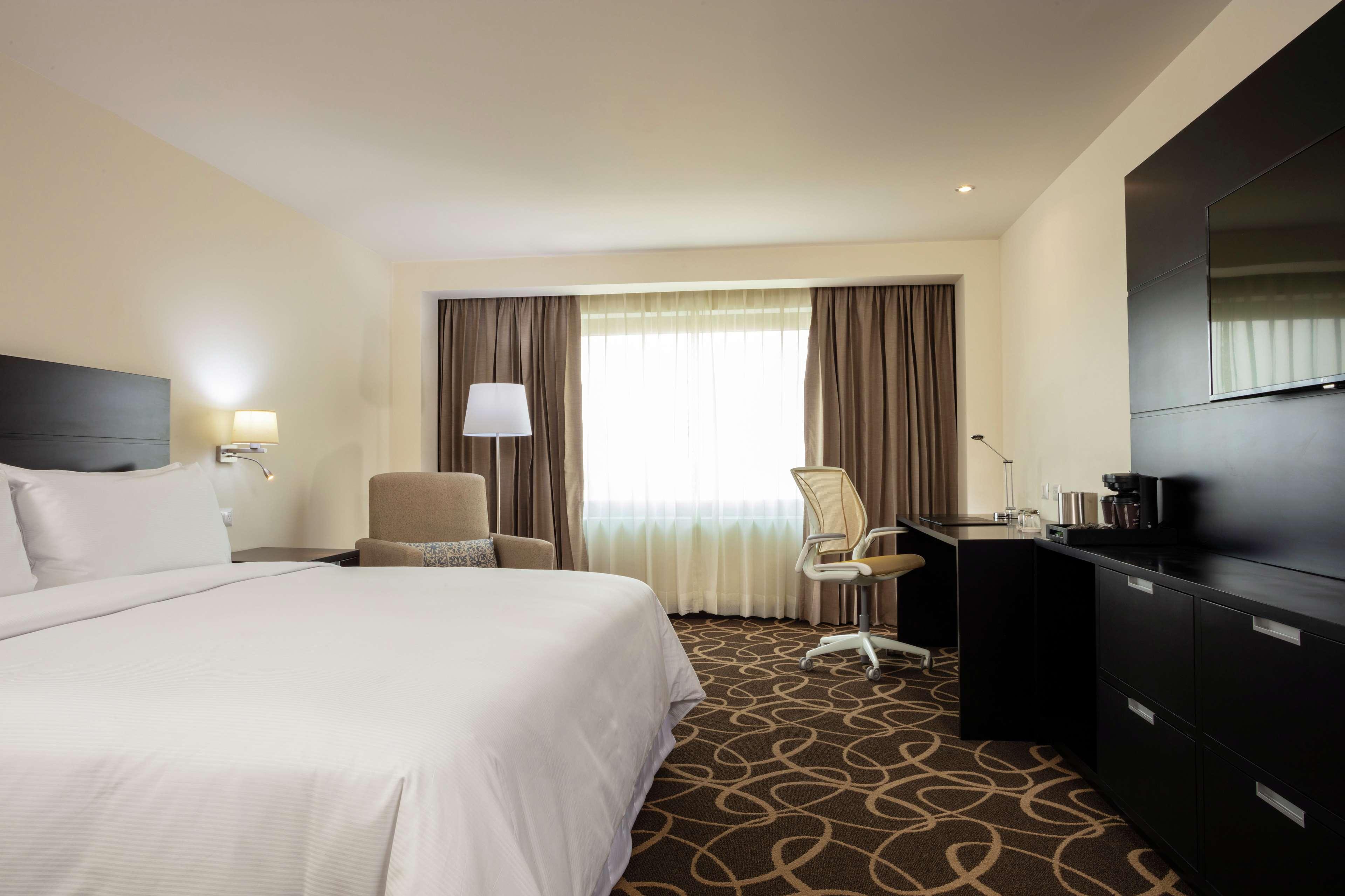 Hotel Doubletree By Hilton Toluca Exterior foto