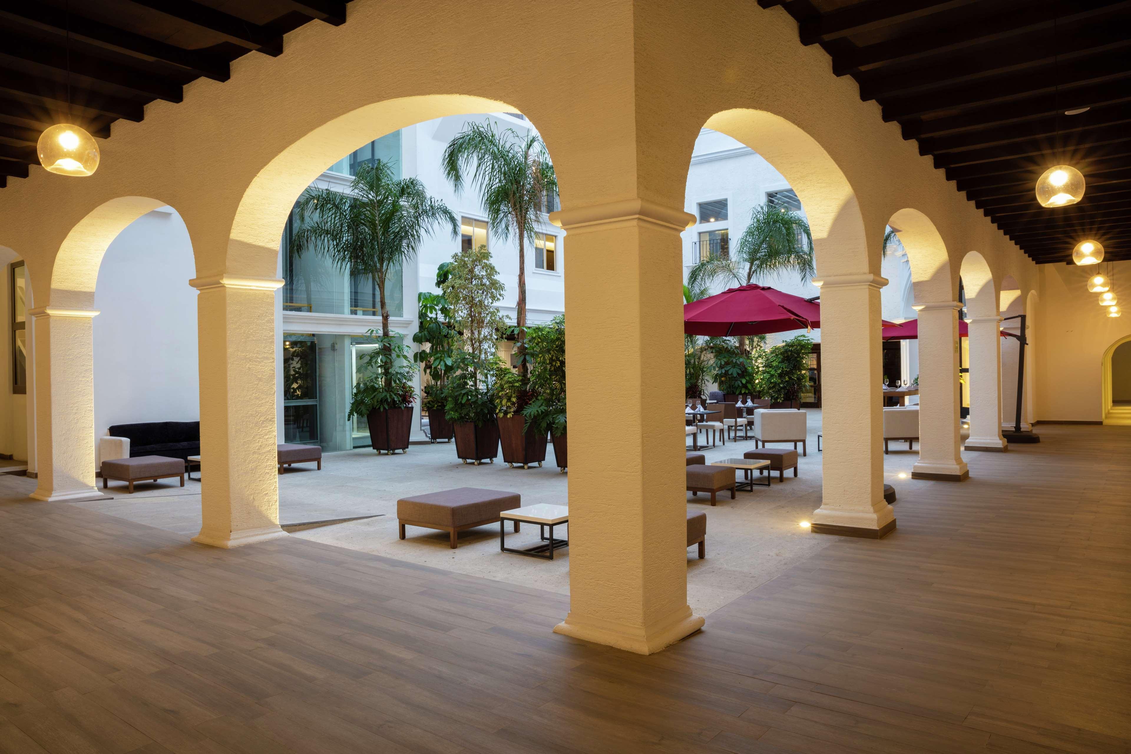 Hotel Doubletree By Hilton Toluca Exterior foto
