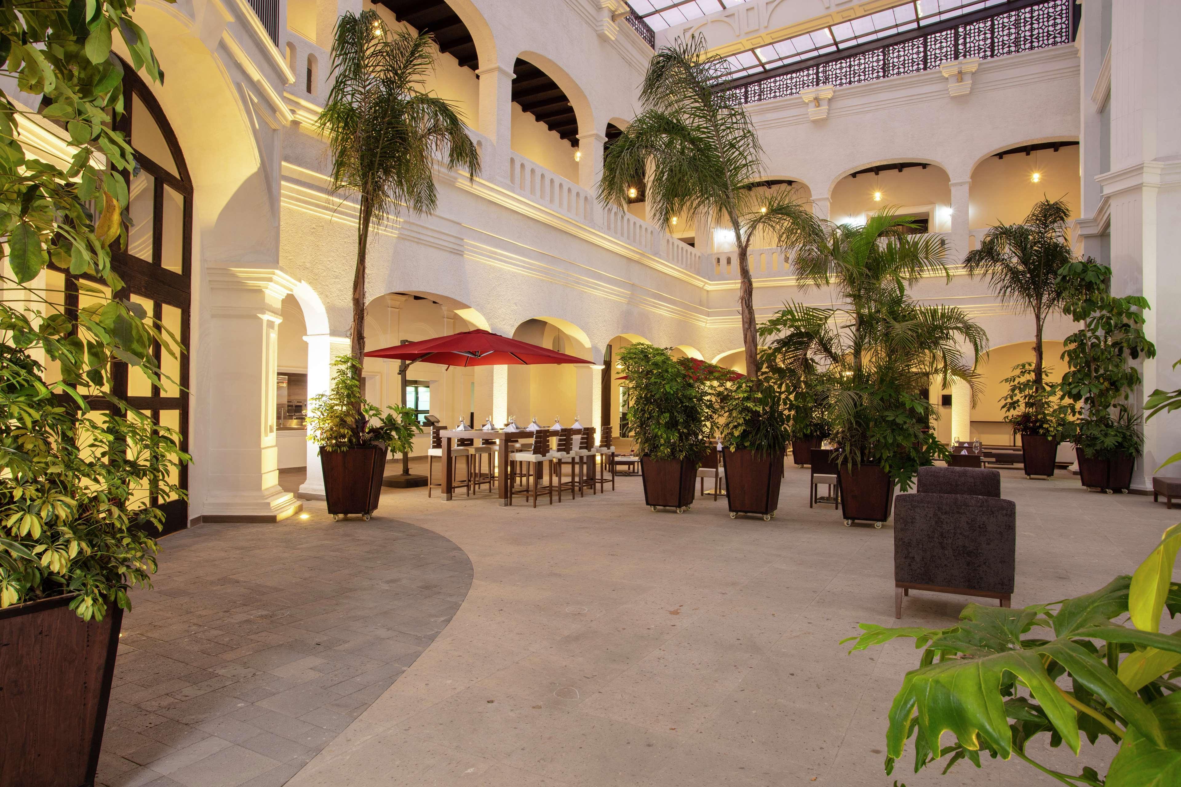 Hotel Doubletree By Hilton Toluca Exterior foto