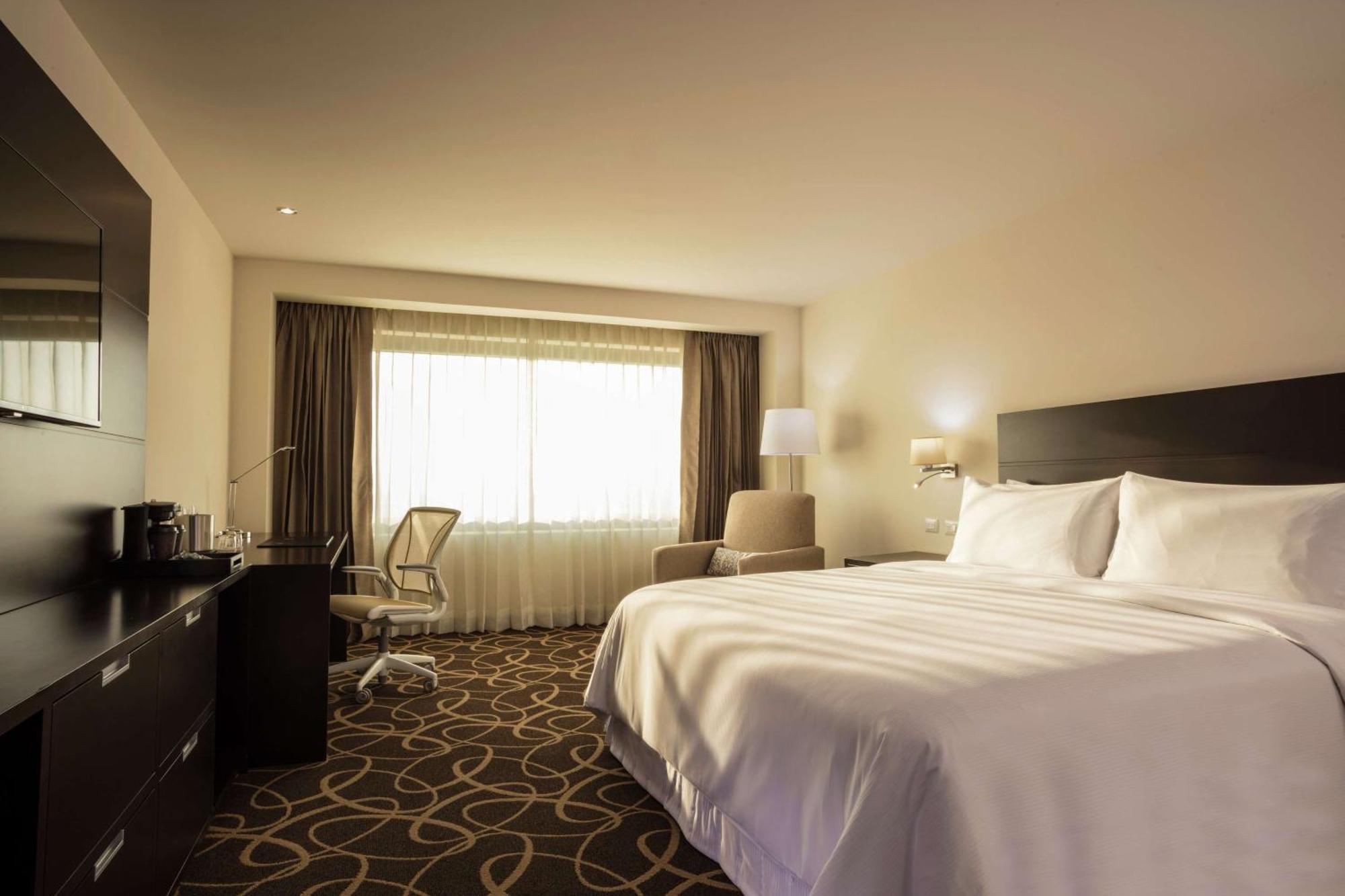Hotel Doubletree By Hilton Toluca Exterior foto