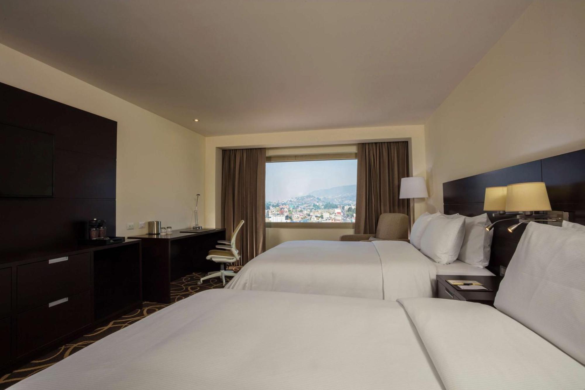 Hotel Doubletree By Hilton Toluca Exterior foto