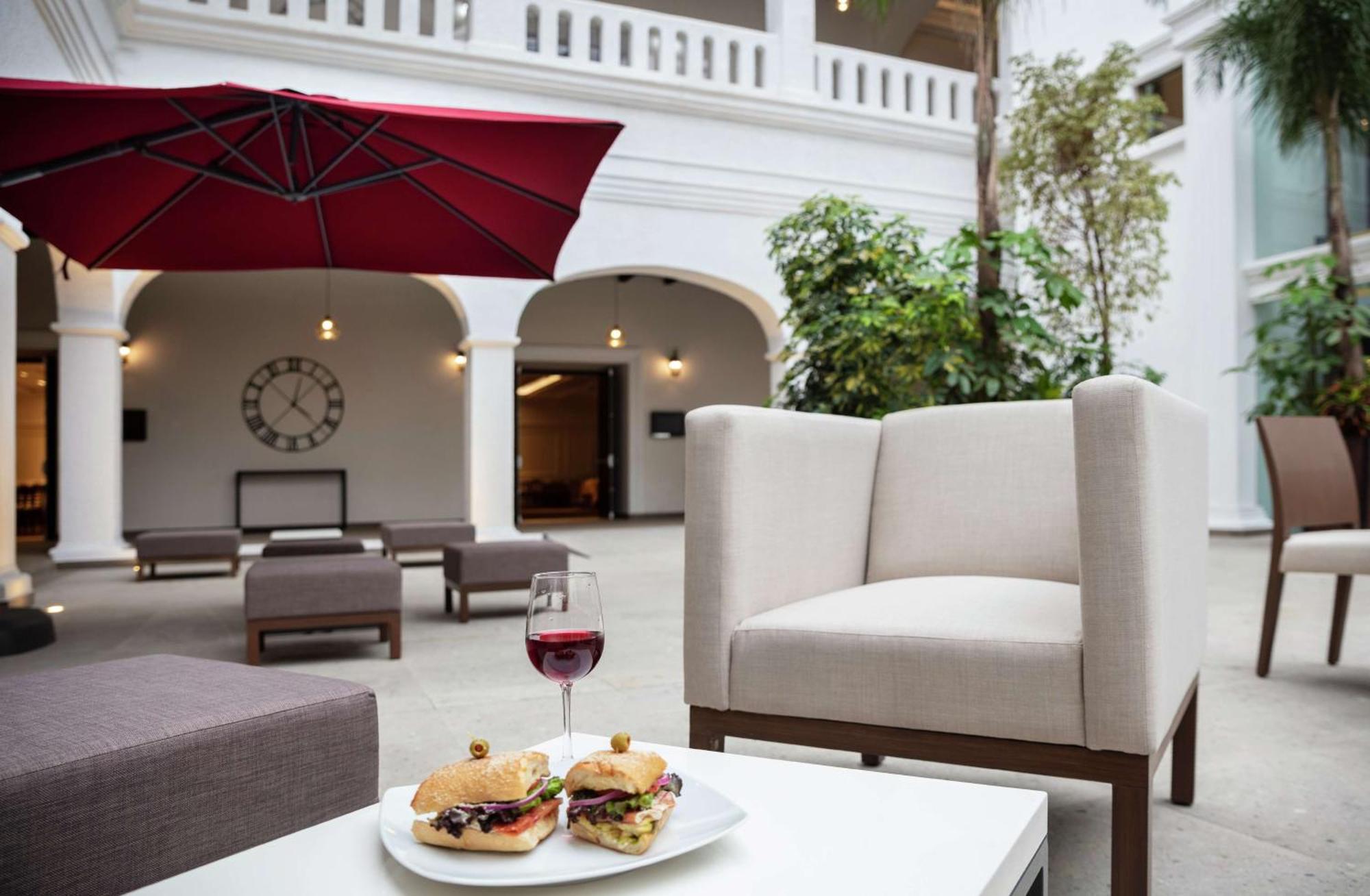 Hotel Doubletree By Hilton Toluca Exterior foto