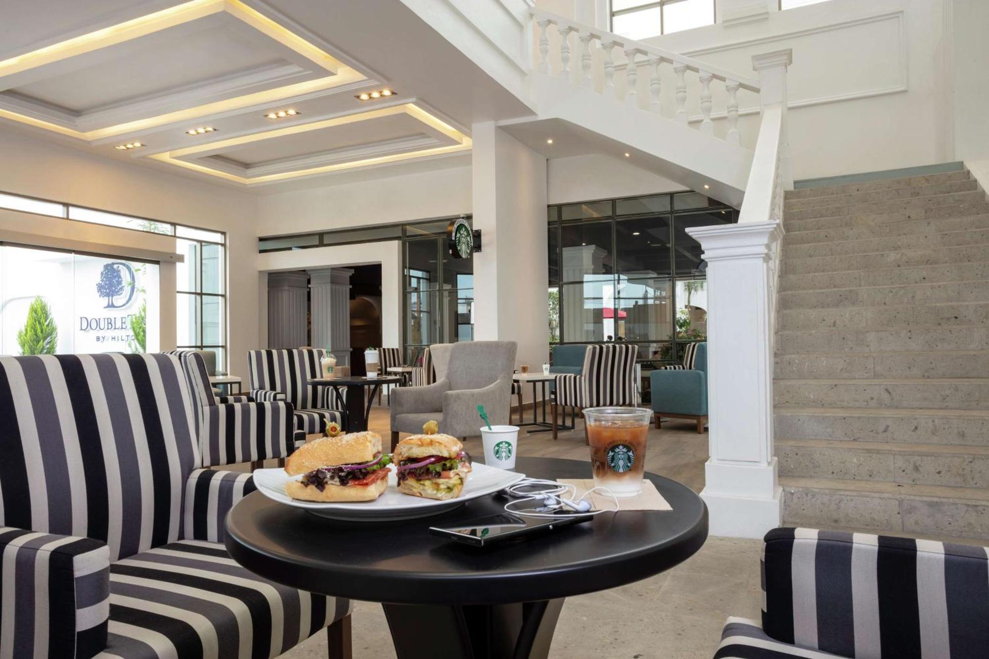 Hotel Doubletree By Hilton Toluca Exterior foto